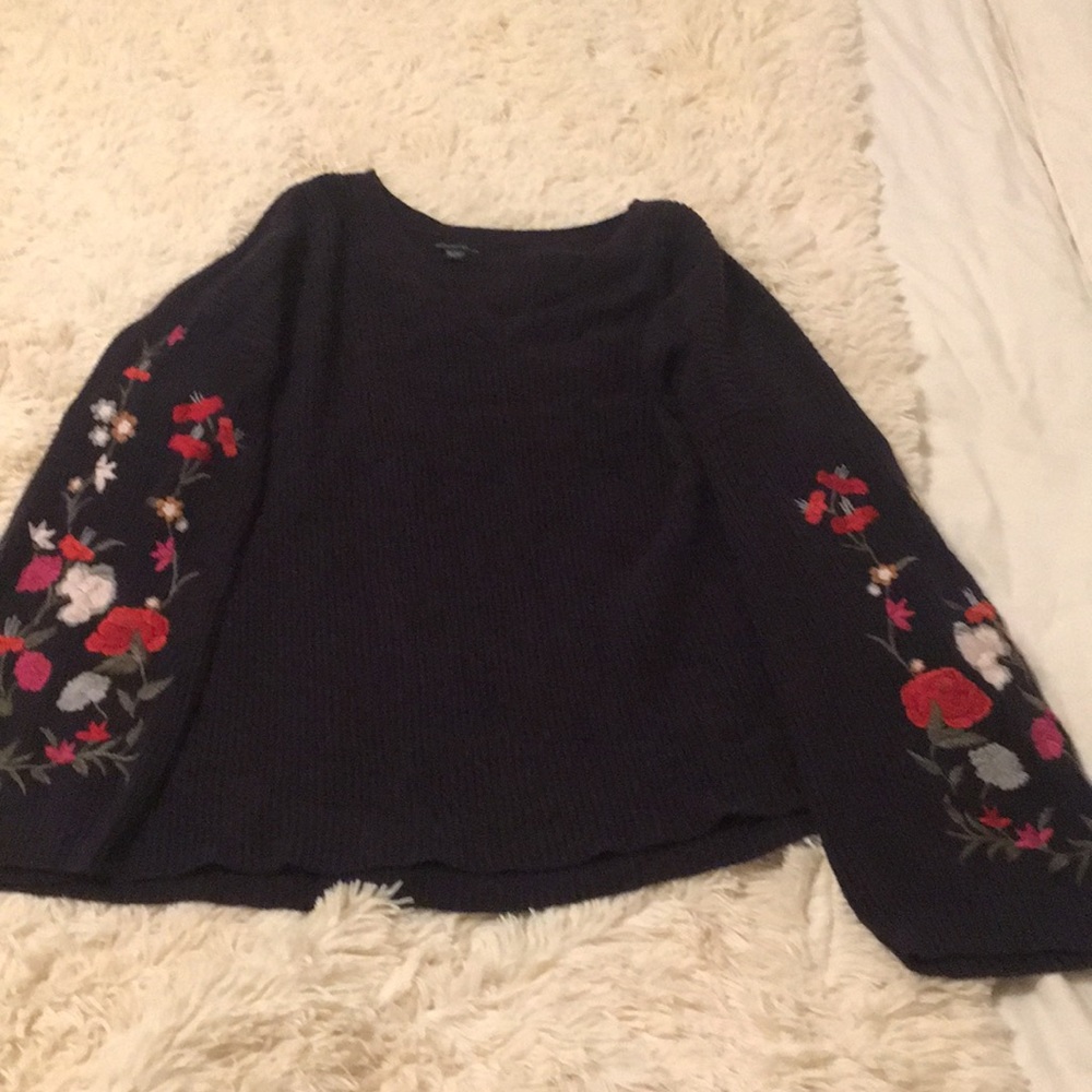 Navy sweater with embroidered sleeves (plus size)